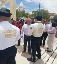 Superintendente y guardas de seguridad en acto de refrendación en Valledupar