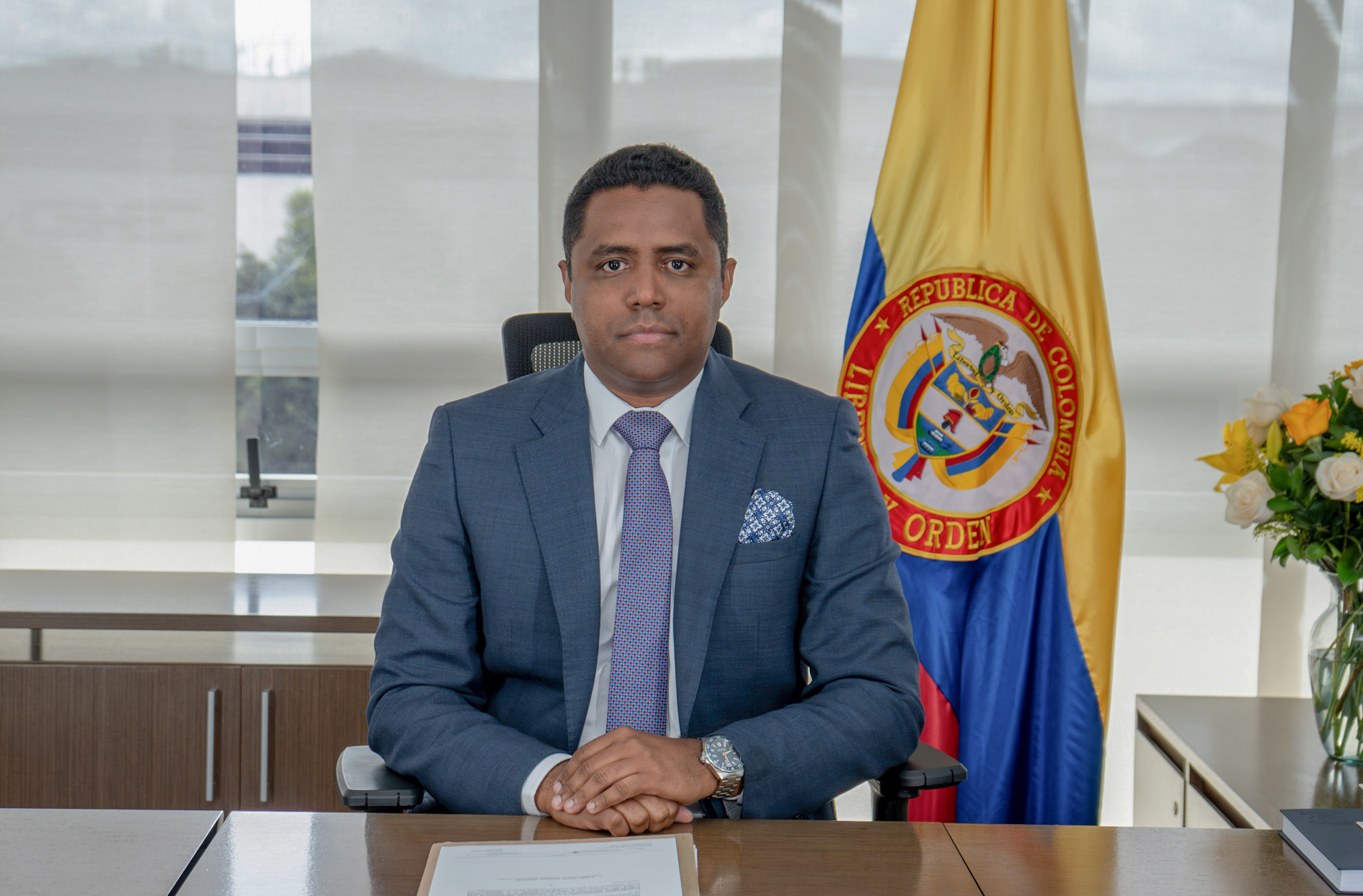 Larry Sadit Alvarez superintendente Larry Sadit Alvarez superintendente