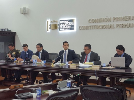 Superintendente participa en debate sobre esquemas de seguridad en el postconflicto
