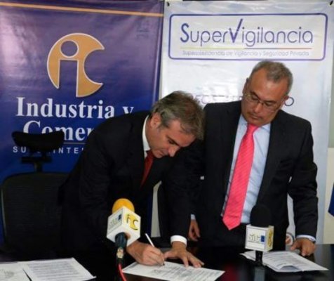 SUPERINDUSTRIA Y SUPERVIGILANCIA FIRMAN CONVENIO PARA FORTALECER LA PROTECCIÓN AL CONSUMIDOR A NIVEL NACIONAL