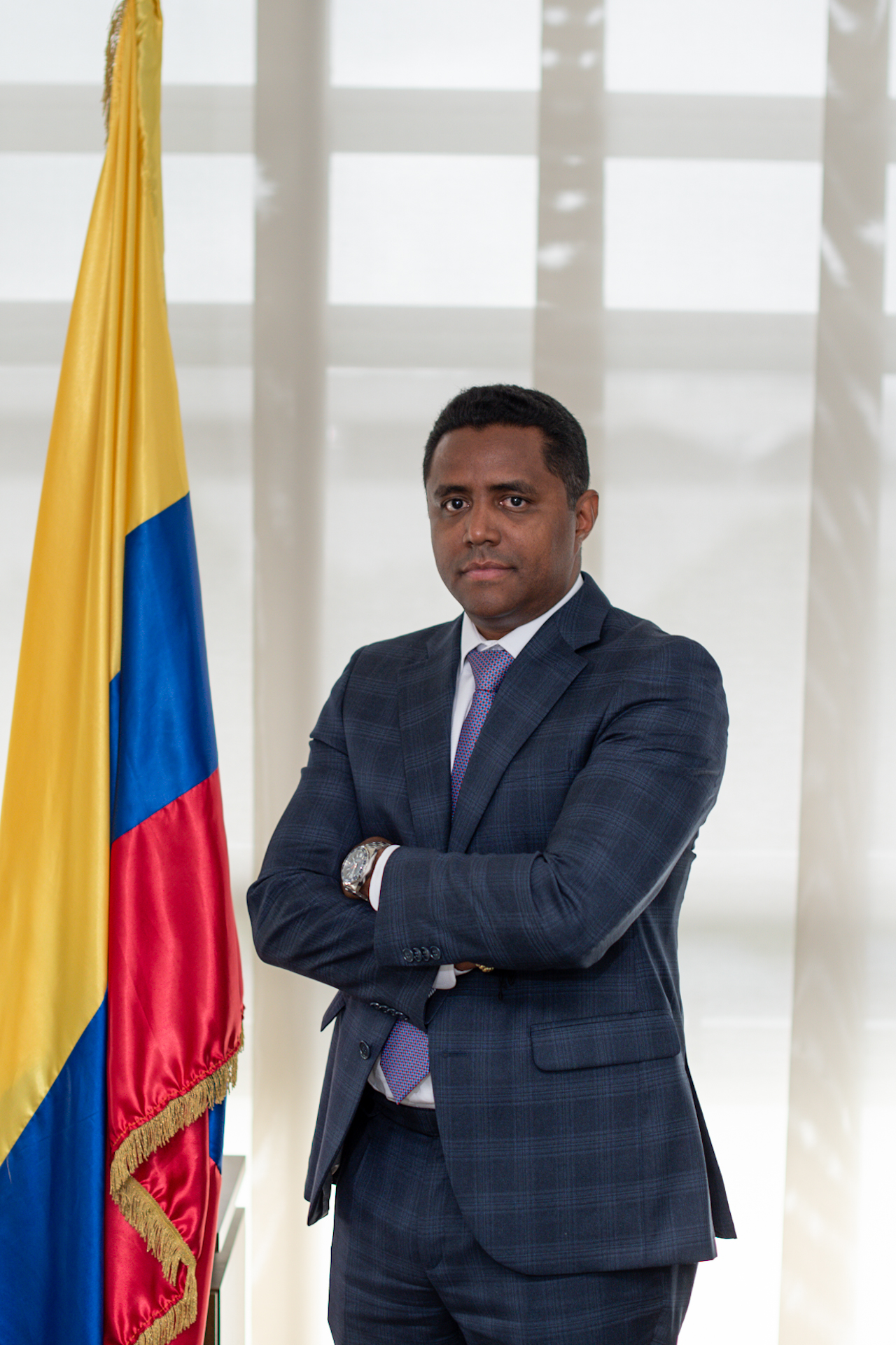 Larry Sadit Alvarez superintendente
